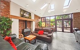 Riverside Mews